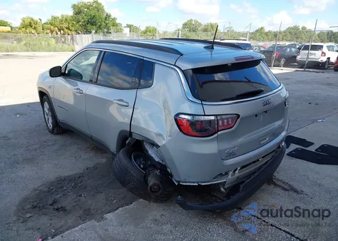 2025 Jeep Compass Latitude 4X4 из США, поврежденный, VIN 3C4NJDBNXST543798